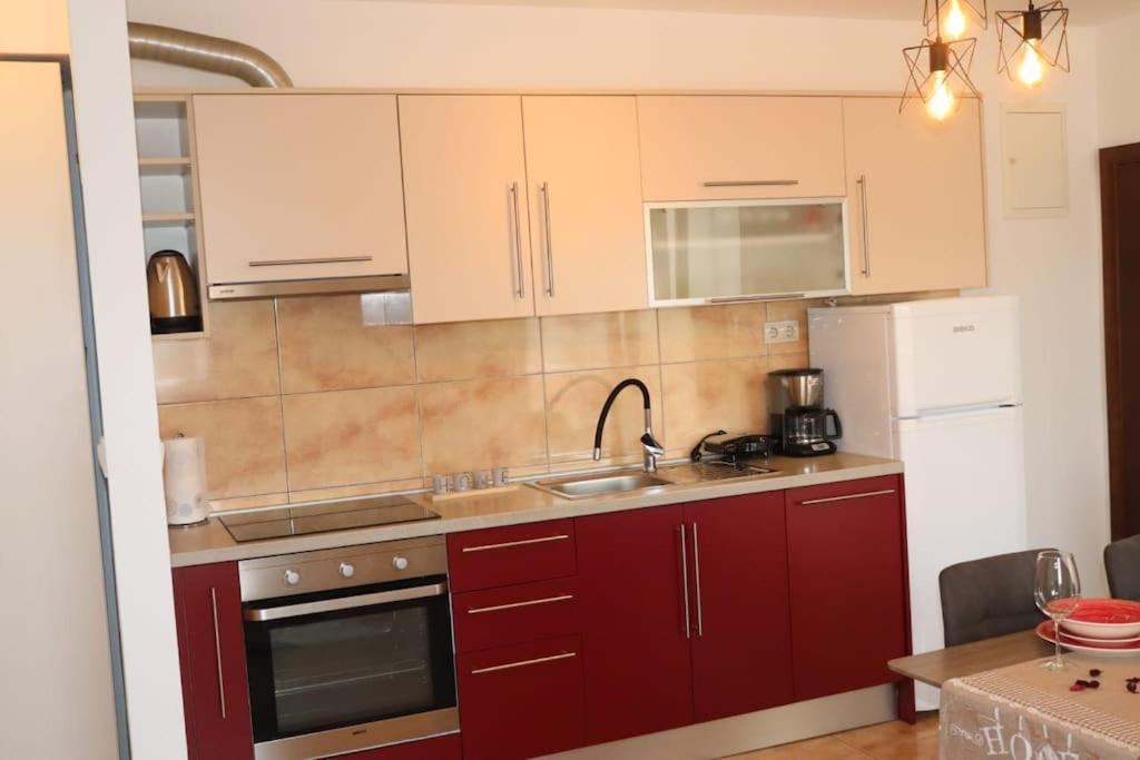 Apartments Kikaso - Near Mall Of Split, Free Parking Екстер'єр фото